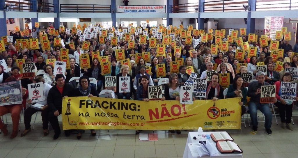 Campanha Não Fracking Brasil avança em todo o Brasil com centenas de cidades provando legislação proibindo operações para exploração do gás de xisto. Foto: COESUS/350Brasil