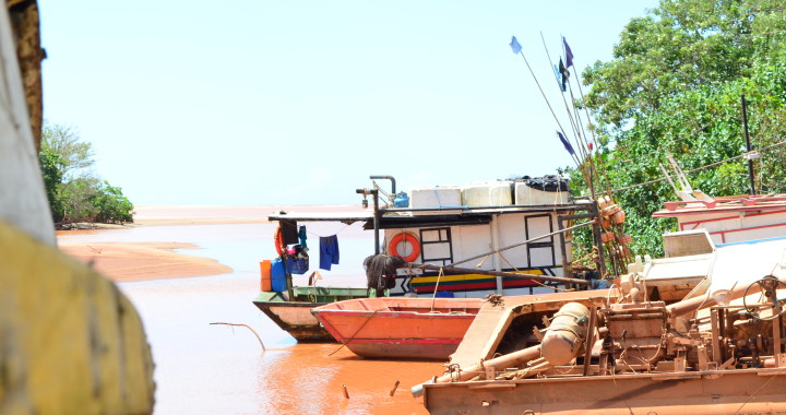 Organizações e movimentos da sociedade civil repudiam acordo assinado entre mineradoras Samarco/Vale/BHP e os Poderes Públicos Organizações e movimentos da sociedade civil repudiam acordo assinado entre mineradoras Samarco/Vale/BHP e os Poderes Públicos