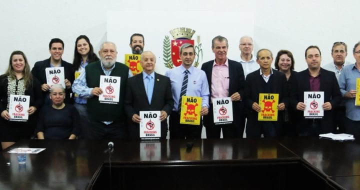 “Proibir o FRACKING é uma medida de proteção as nossas reservas de água”, diz prefeito “Proibir o FRACKING é uma medida de proteção as nossas reservas de água”, diz prefeito