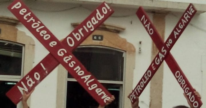 Protestos contra exploração de petróleo no Algarve continuam Protestos contra exploração de petróleo no Algarve continuam