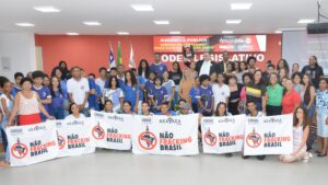 Alunos do Colégio Estadual Luís Eduardo Magalhães (Barreiro) na Audiência Pública em Alagoinhas/BA - 15/04/2024 - Crédito: Assessoria do vereador Thor de Ninha.